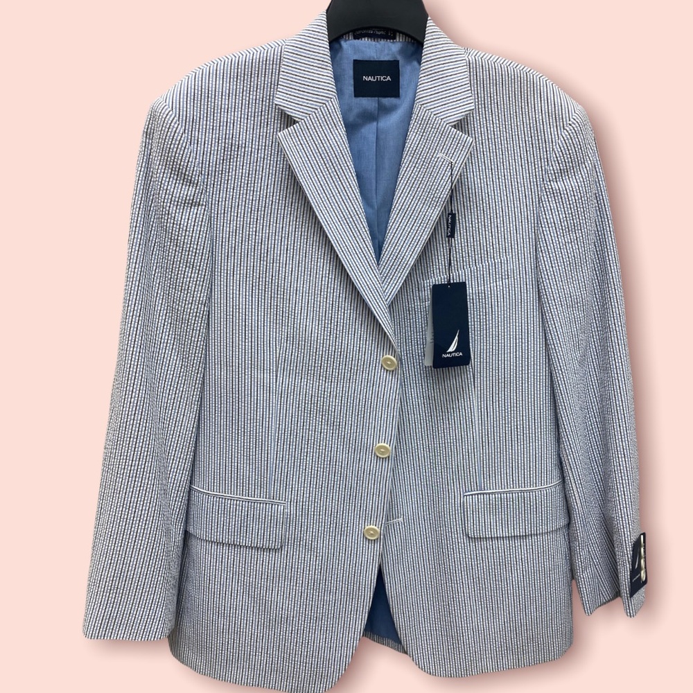 Nautica men’s seersucker size 42 R blazer. Blue white and gray stripe